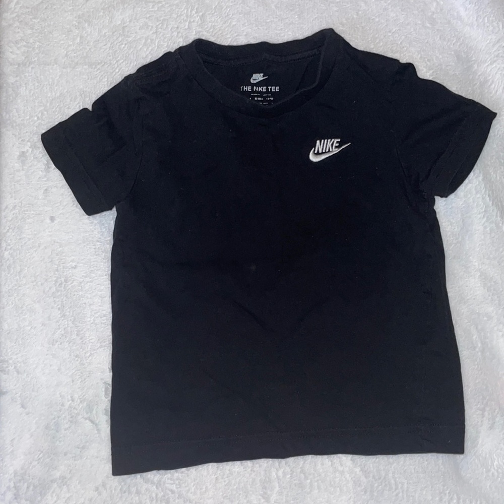 Black Nike T-Shirt / size 2-3T